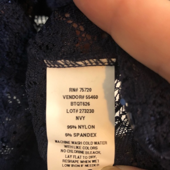 BKE Navy lace and sparkle blouse small NWT - Picture 6 of 8